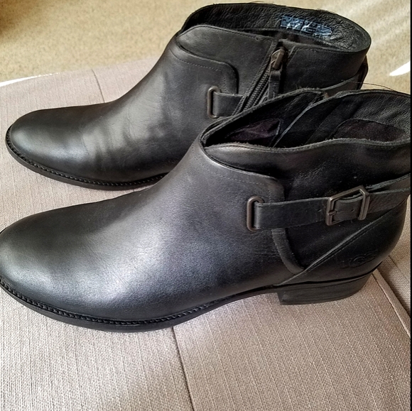 UGG Shoes - UGG Leather Ankle Boots